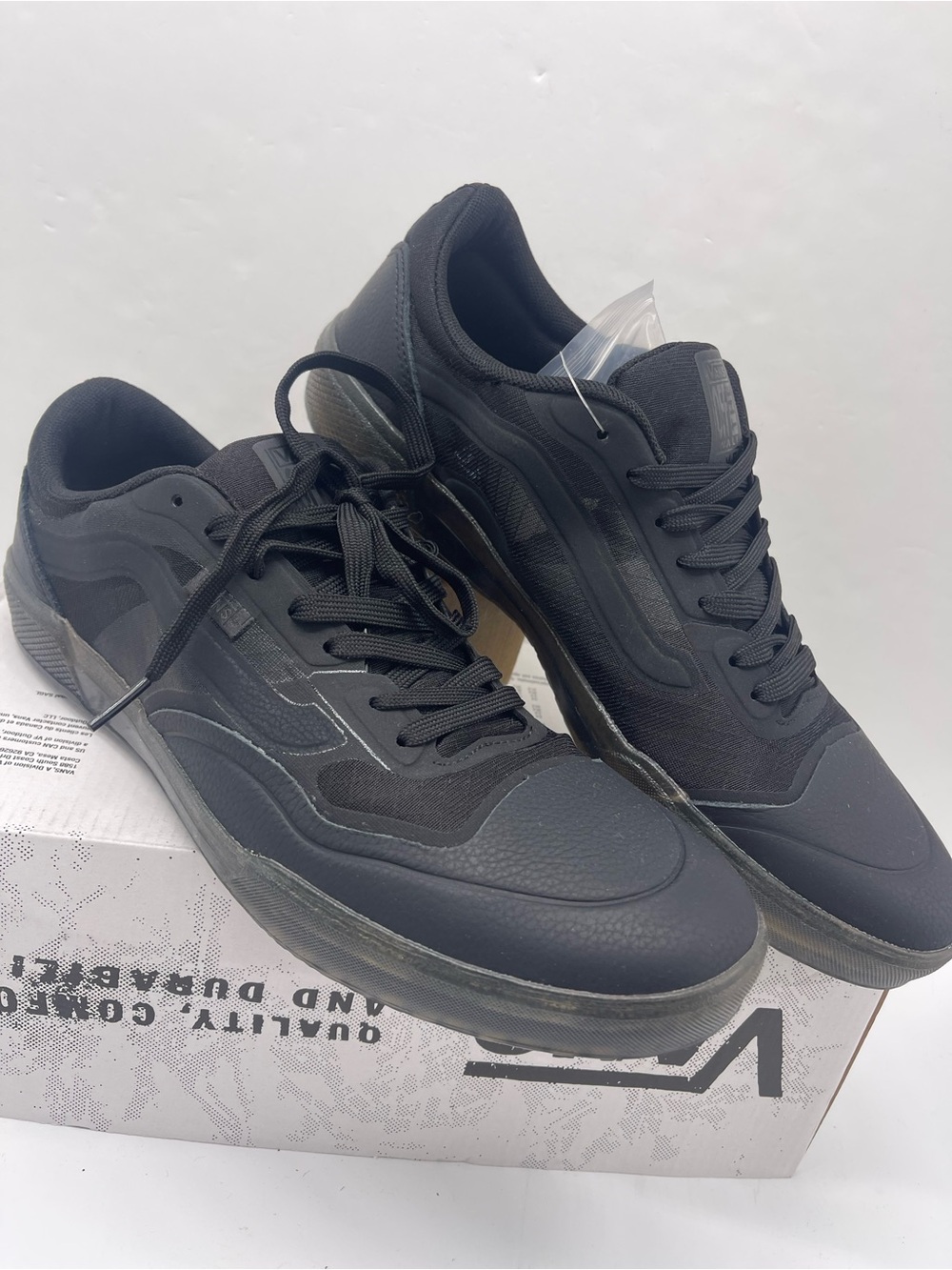 Vans Men’s Ave Leather Black
VN0A5JIBBLK Sneakers - Picture 8 of 15